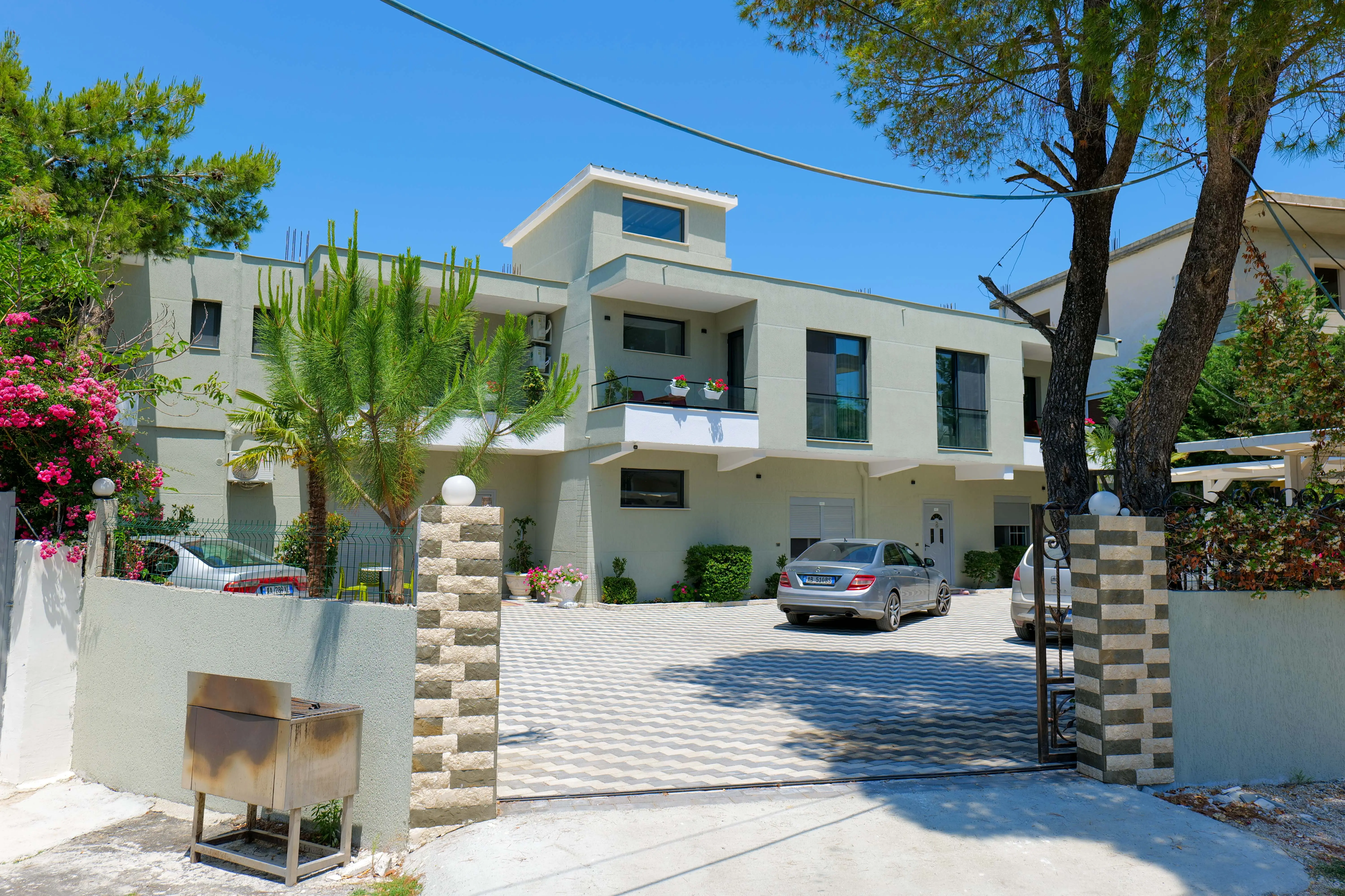 Celaj Hotel