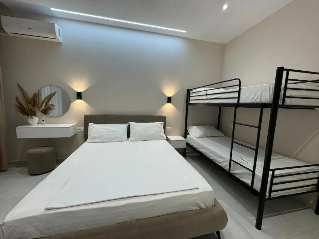 Aloju Rooms