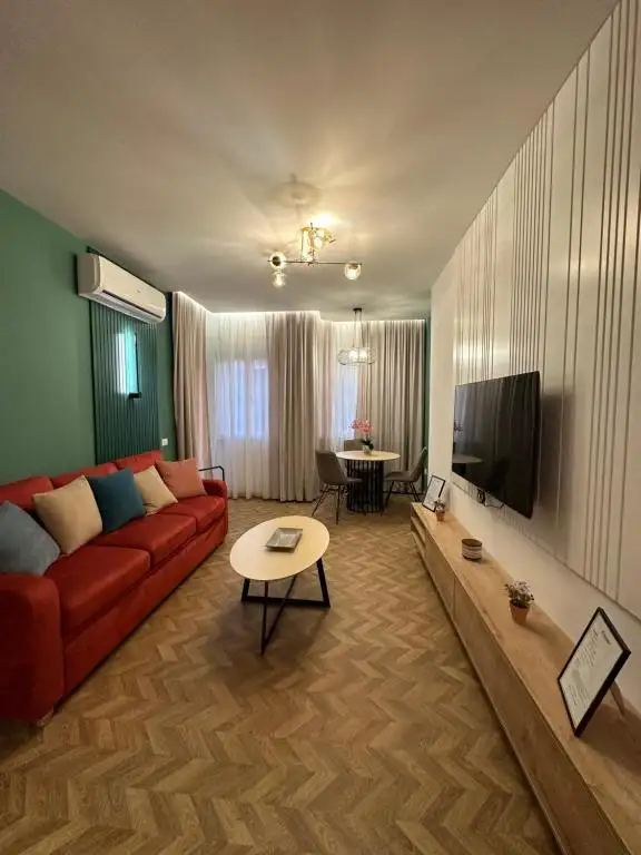 DeLux Suite 104