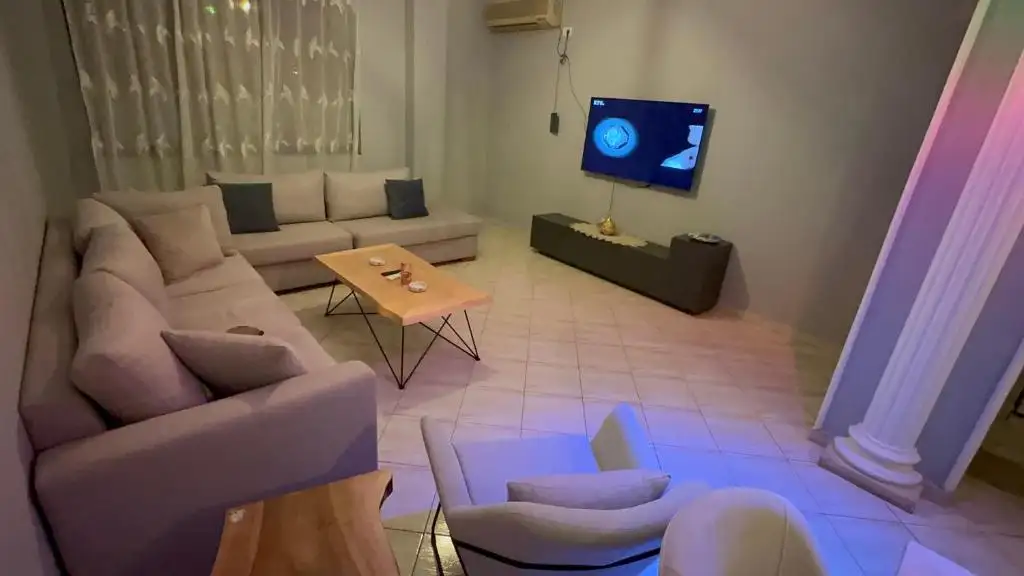 DIORAs Apartment
