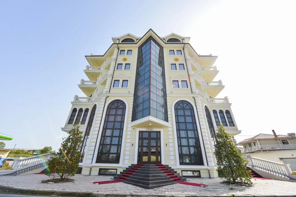 Hotel Luani Arte