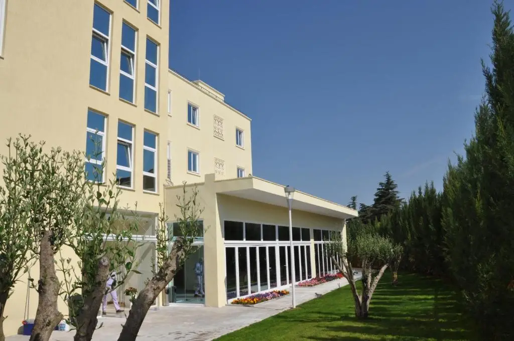 Grand White City Hotel