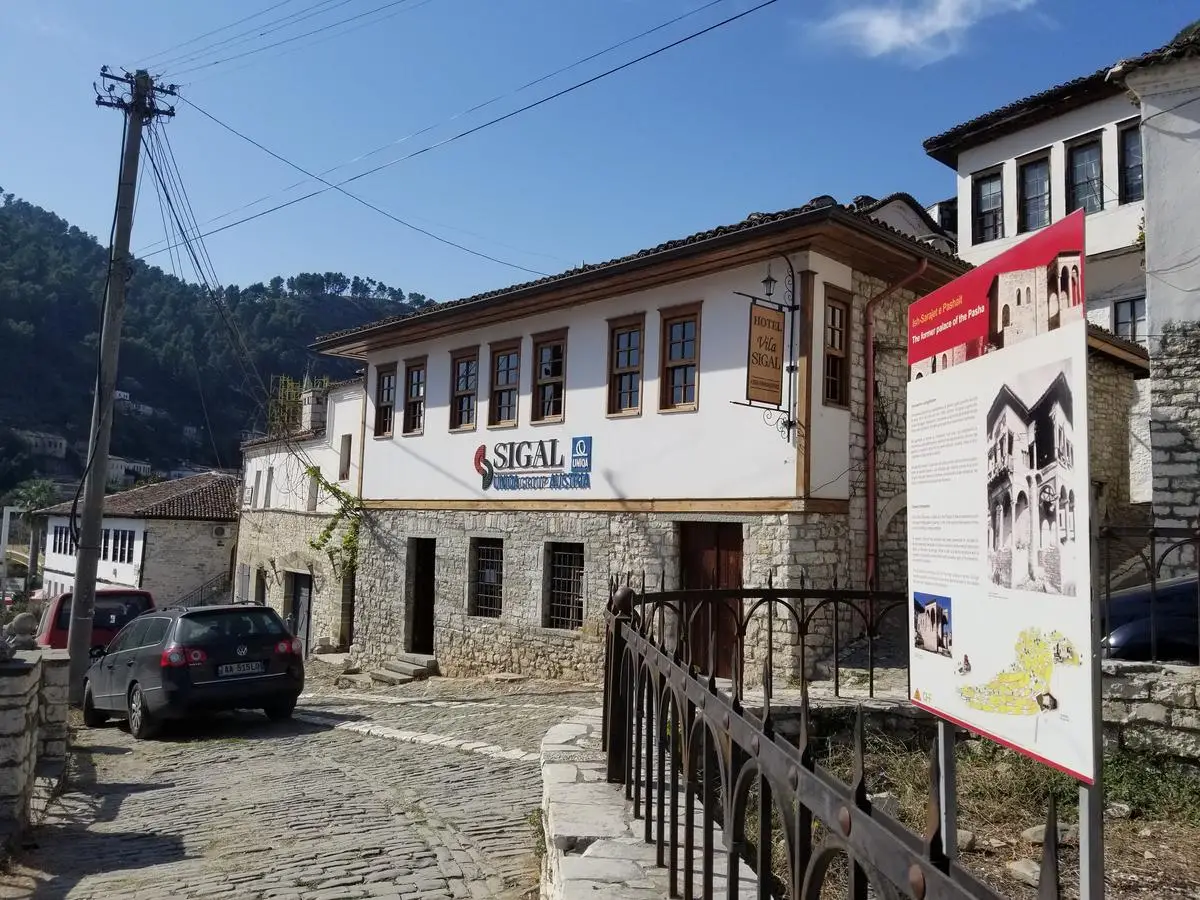 Vila Sigal Berat