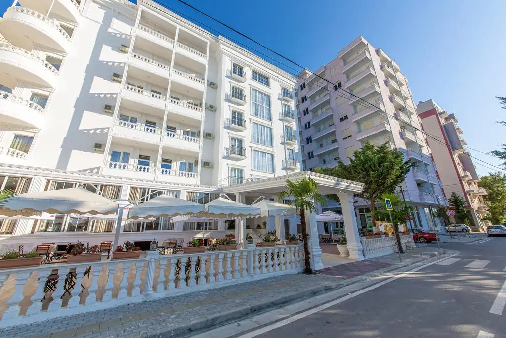 Esal Hotel