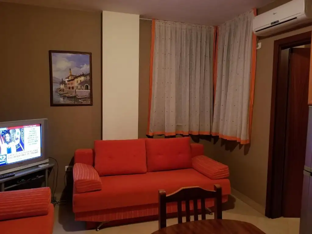 Apartament Emiri Golem