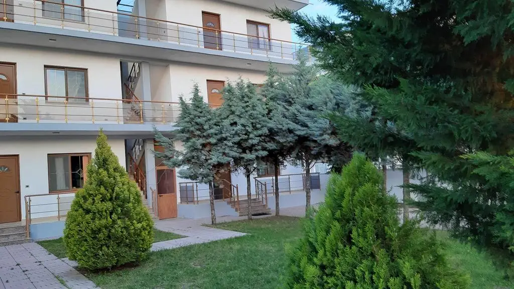 HOTEL 3 SHQIPONJAT
