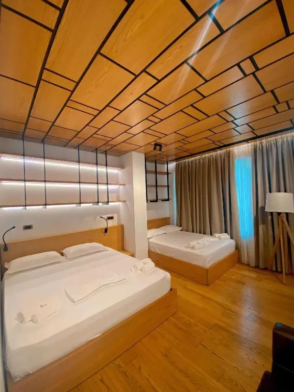 Crown Boutique Hotel
