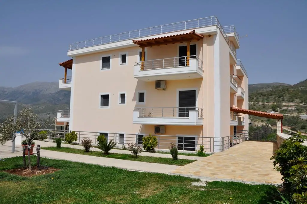 Belvedere Hotel & Suites