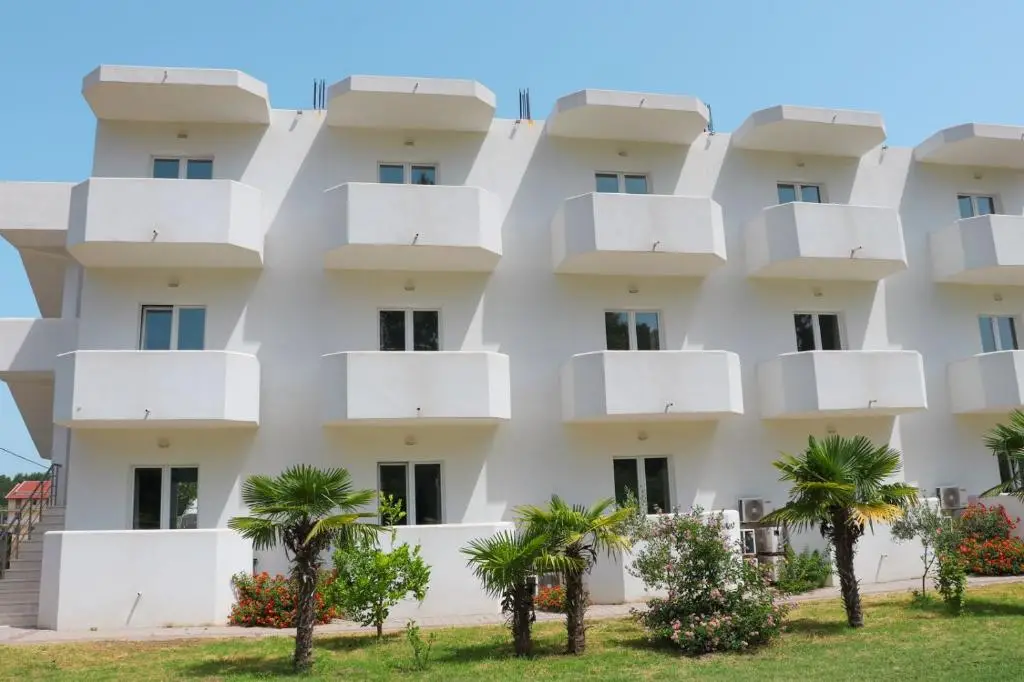 Hotel Velipoja Village