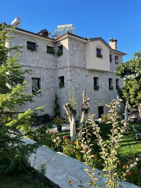 Bujtina Liana Voskopoje