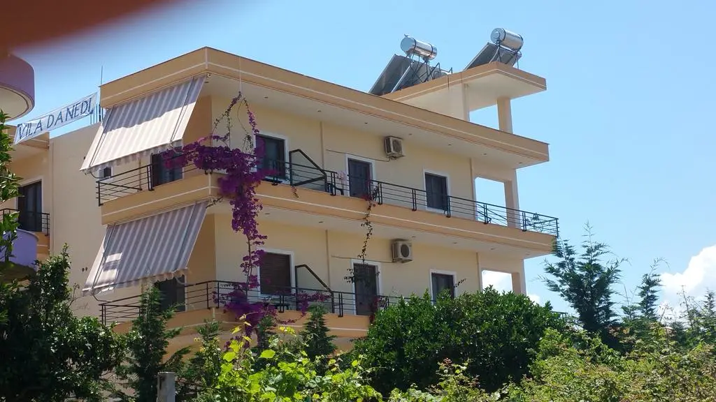 Vila Danedi