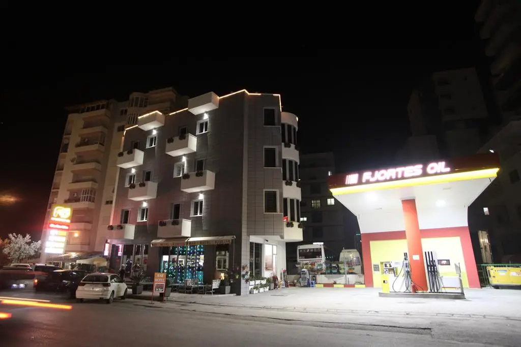 Fjortes Hotel