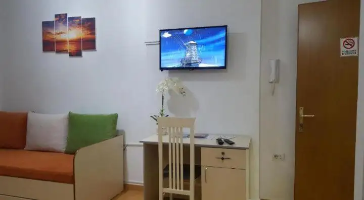 Tonis Apartment