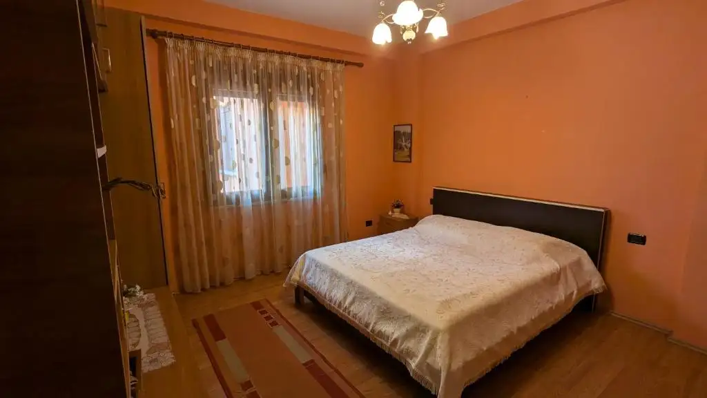 visitShkoder - Noel's Home