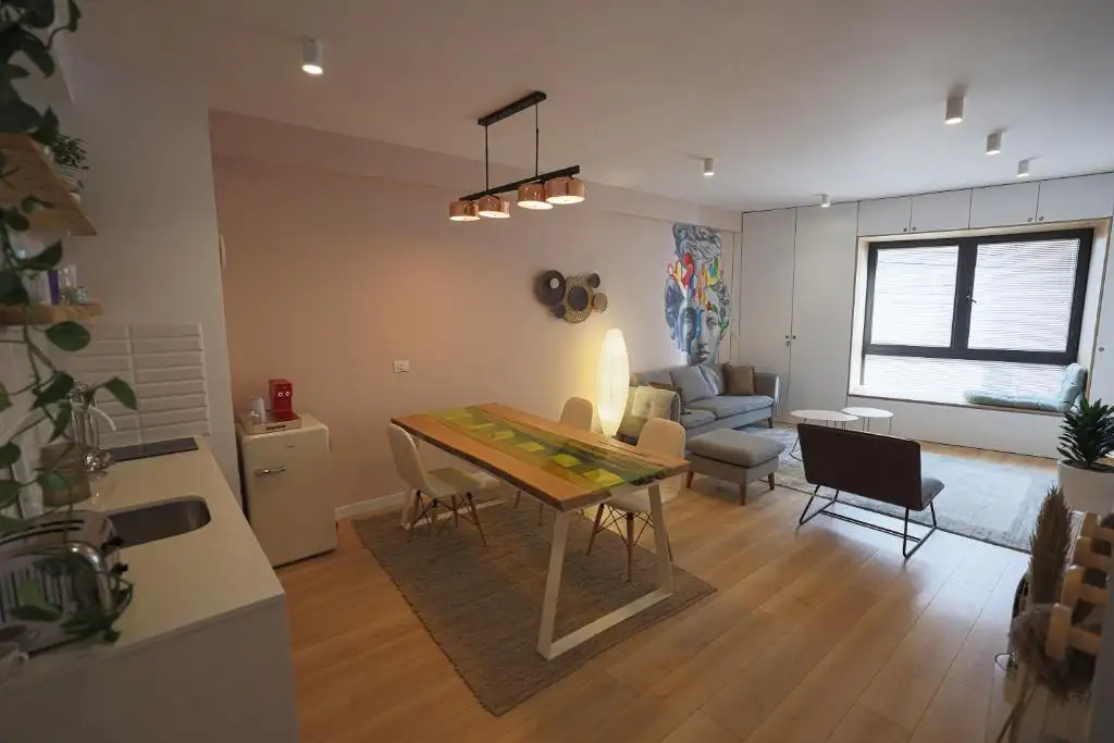 Apollo Apartment by Holistay