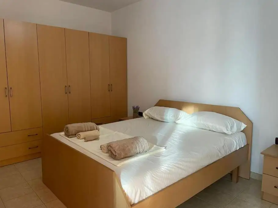 Apt 3 Minute Walk to the Beach