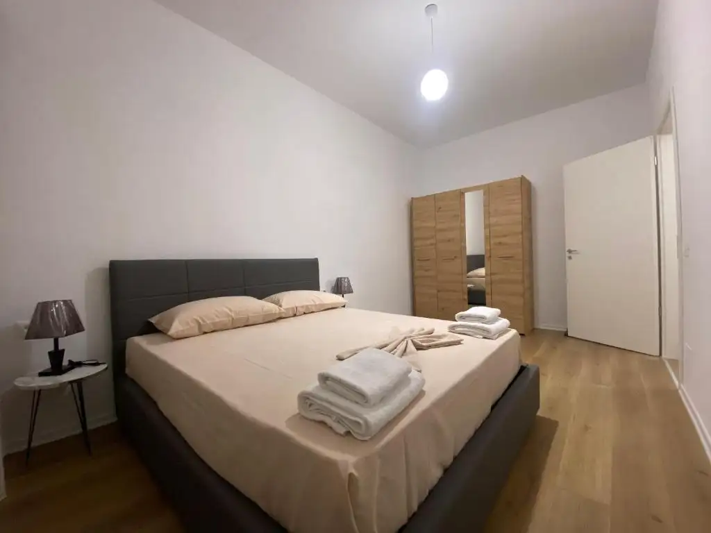 Hëna's apartament
