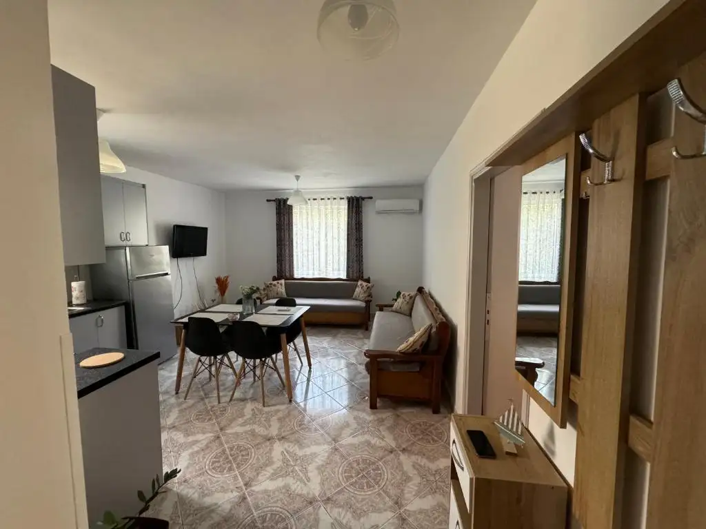 Gjoni's Apartment
