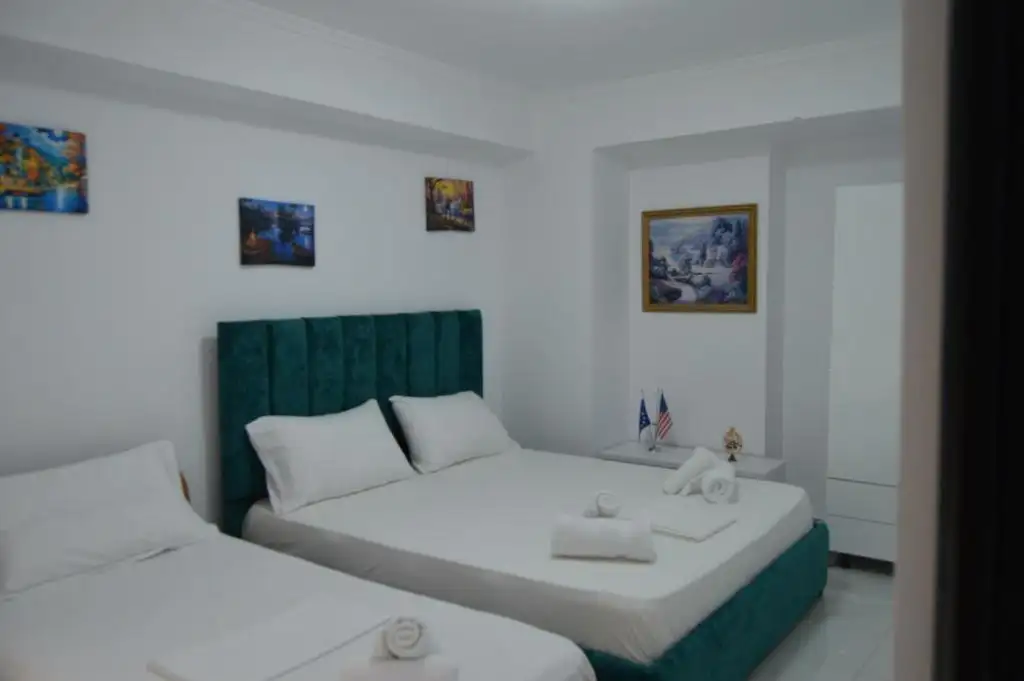 Keli Rooms