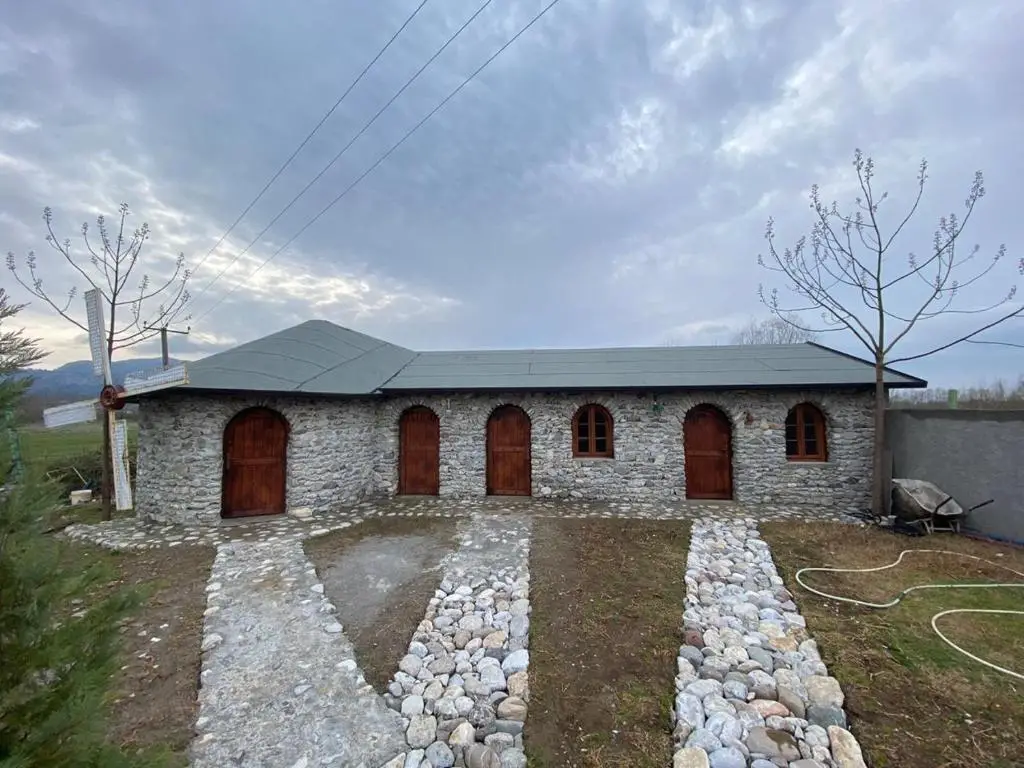 Windmill Shkodra Gesthouse Camping and Grill