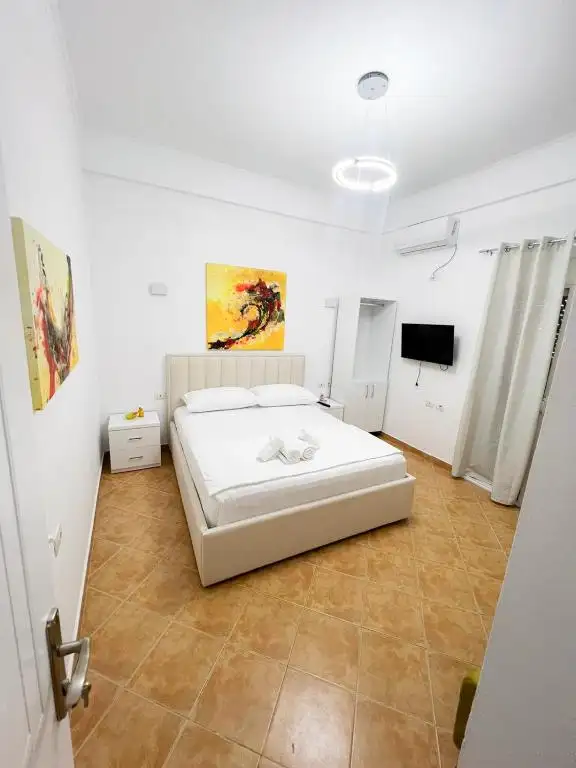 Eni Rooms