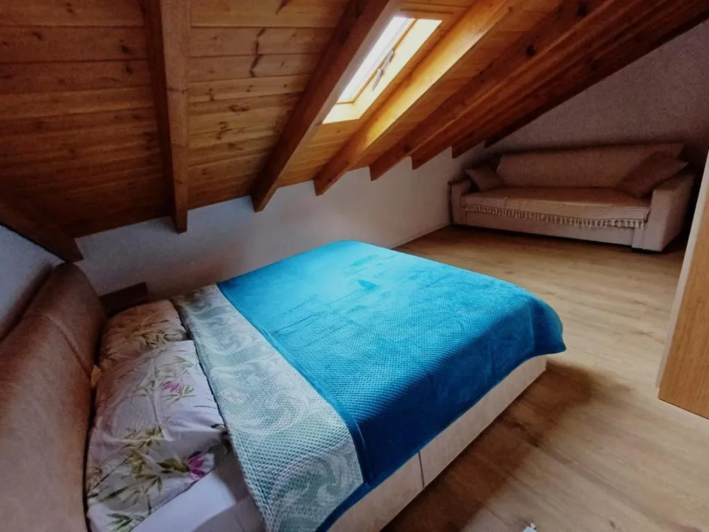 Stone Guesthouse Kajo Roshnik