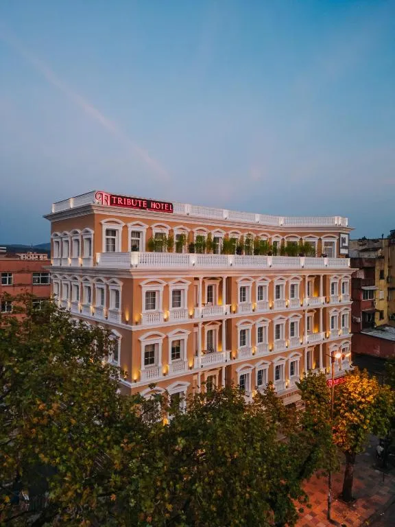 TRIBUTE Hotel