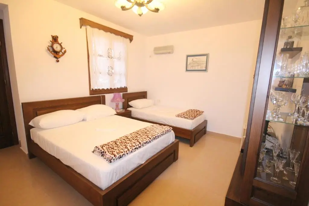 Apartment Altin in old town