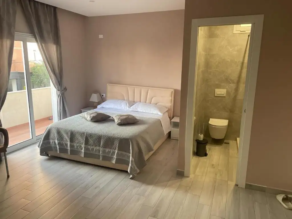 Meri Rooms