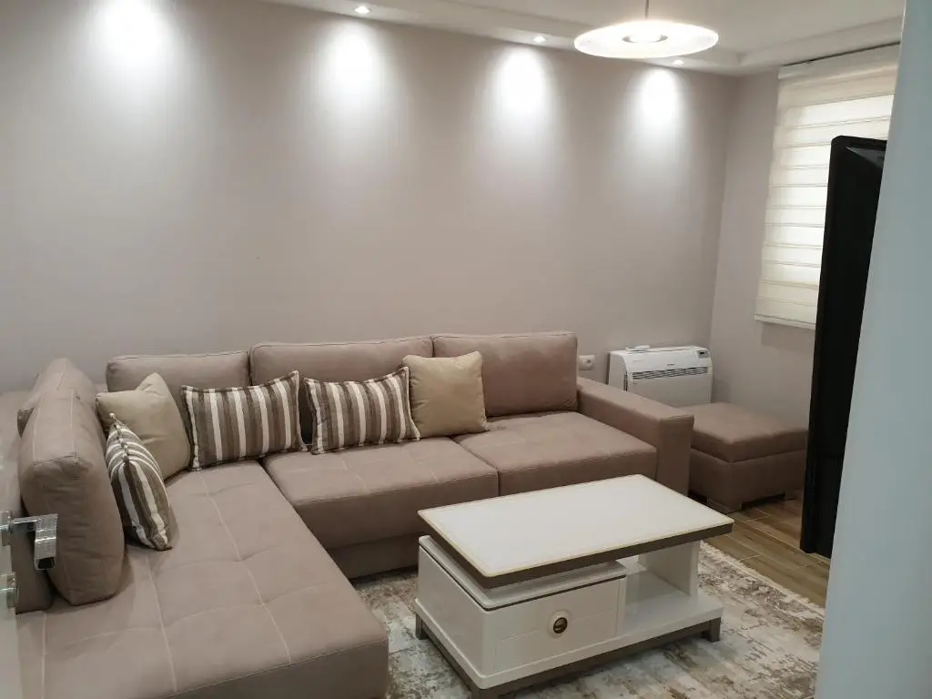 Vacation Apartment near the lake Apartament afer liqenit