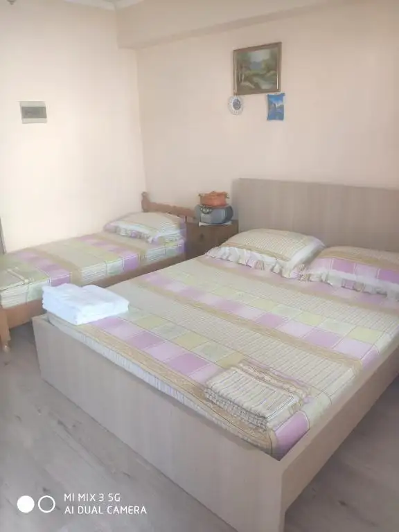 Anna Rooms