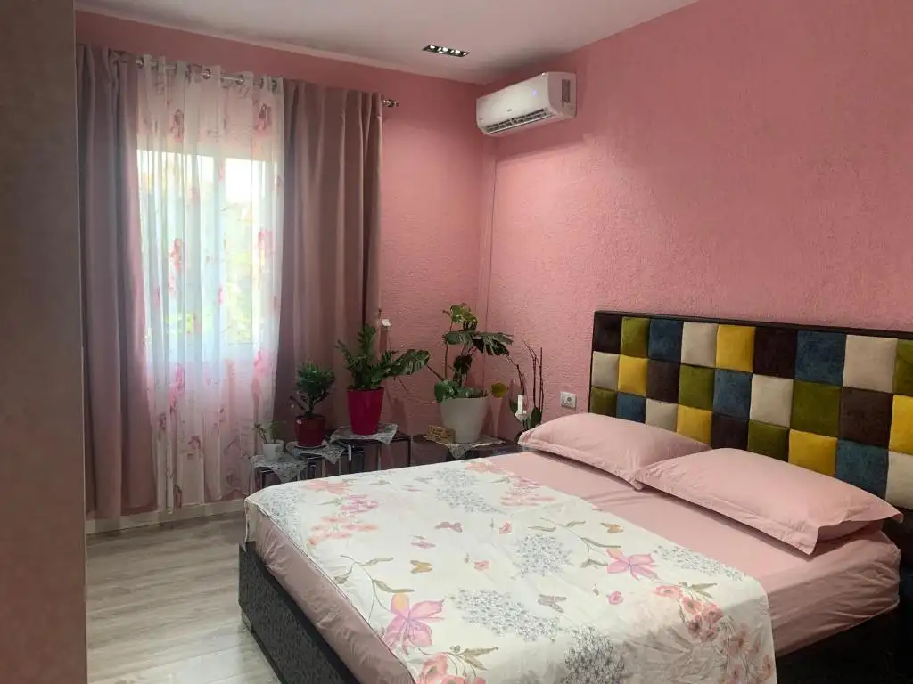 Mari cottage