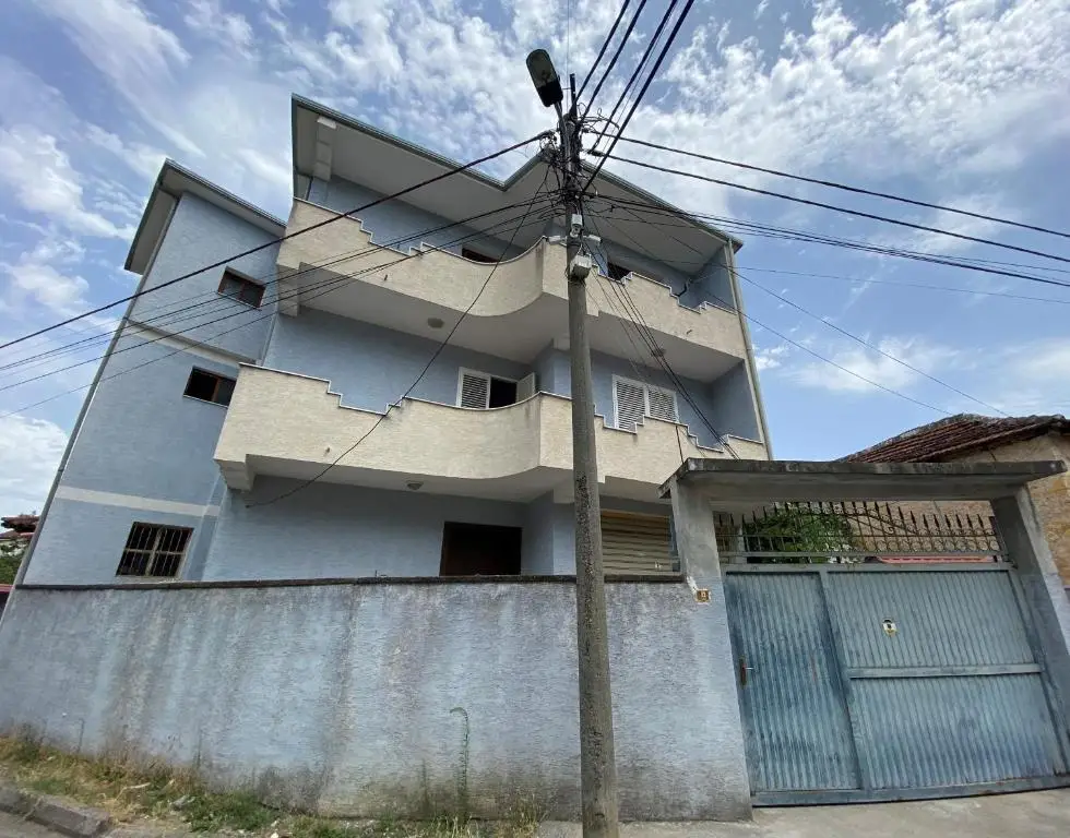 Cheerful residential home with free parking and WiFi
