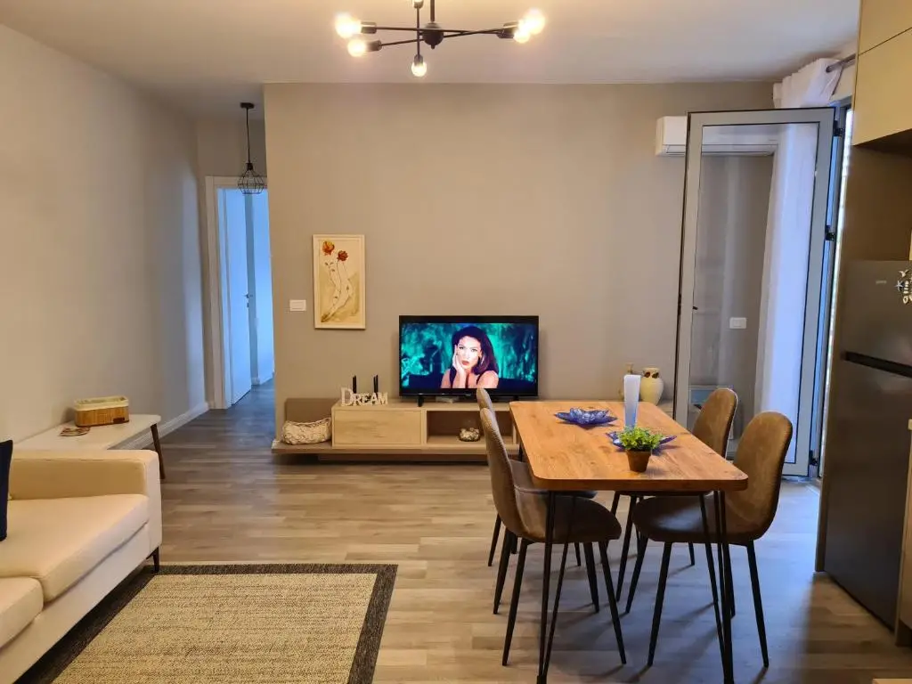 Old Beach Apartment