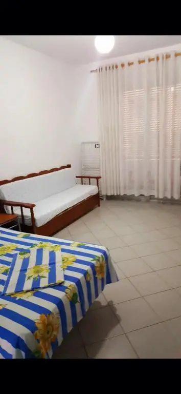 Ludi Waterfront House