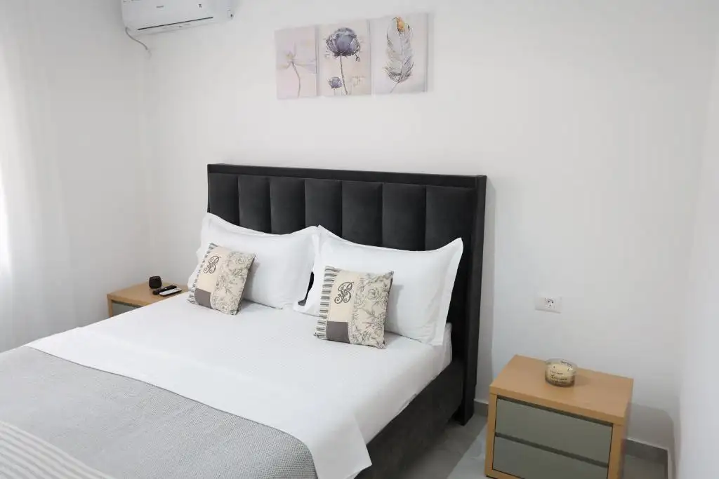 Cozy DownTown Apartment near the promenade