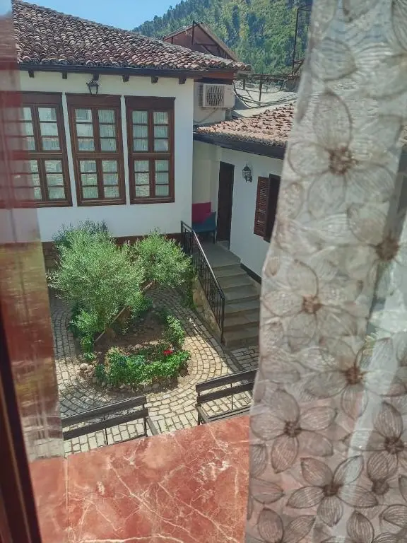 Twins Villa Mangalem