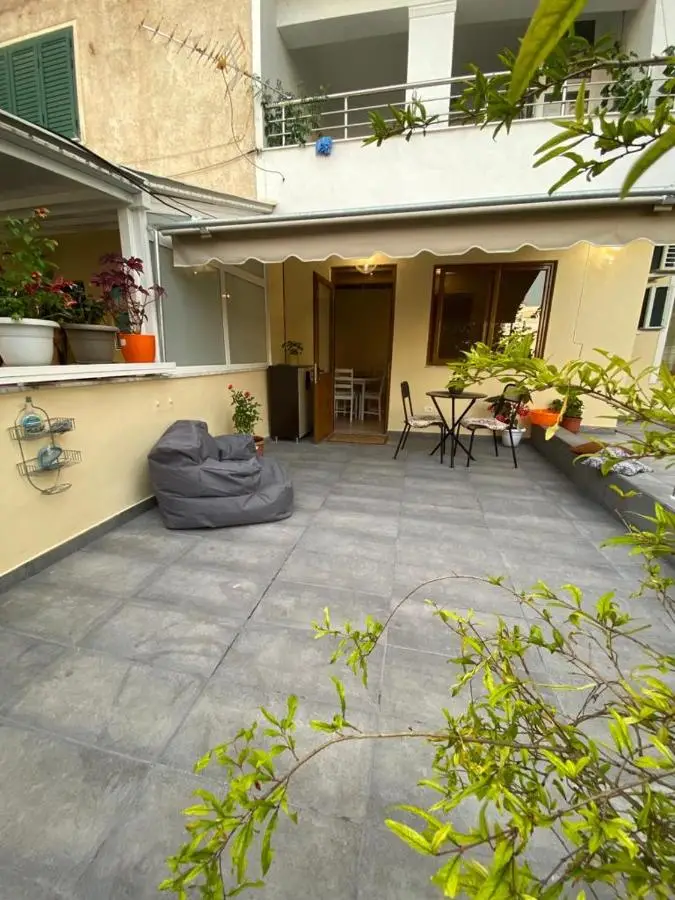 Saranda Beach Apartment