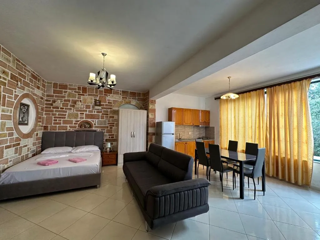 White Stone Apartments Ksamil