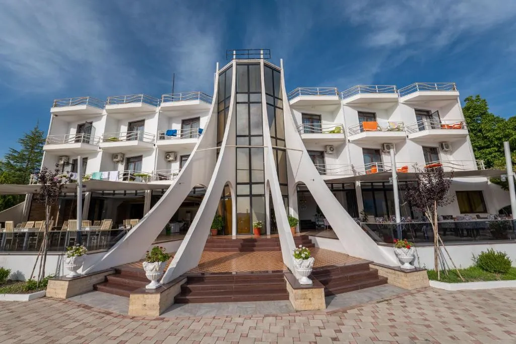 Edva Resort