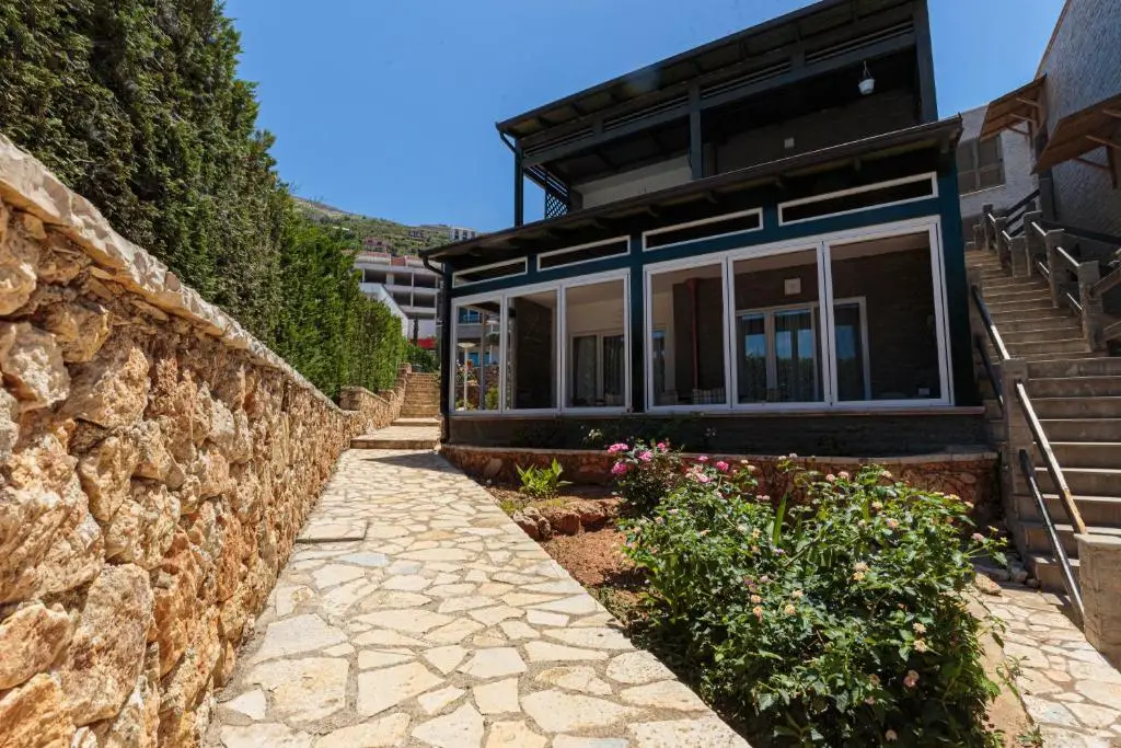 LUXURY VILLA 5