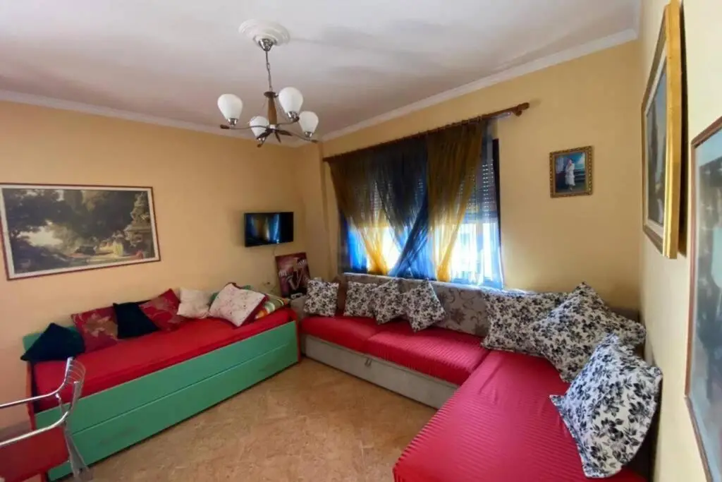 Lovely Apt, beach only 5 minute walk