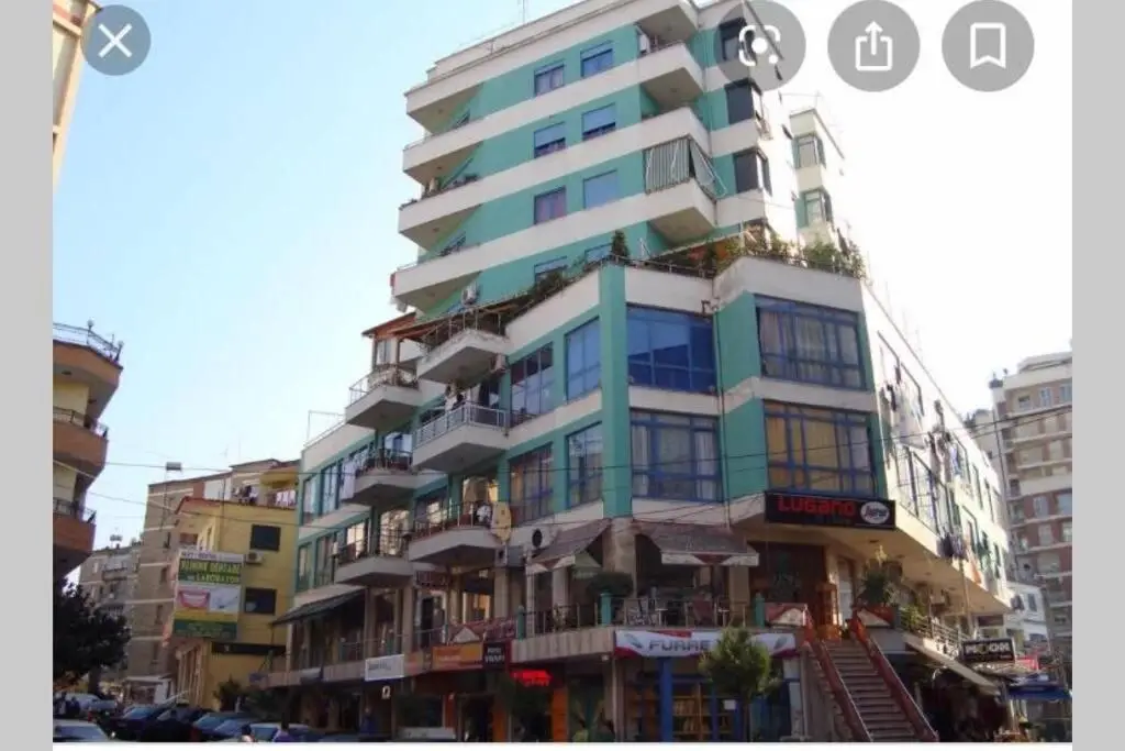 25 Green Retreat Mansion