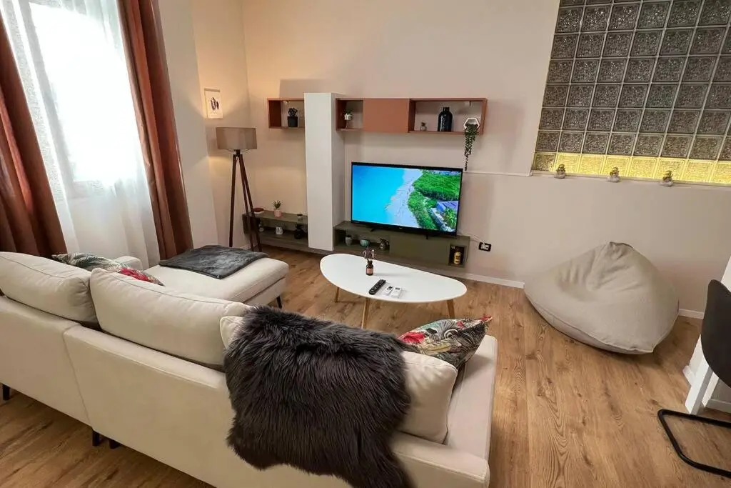 CENTRAL - Cosy Apartment Tirana (With Balcony)