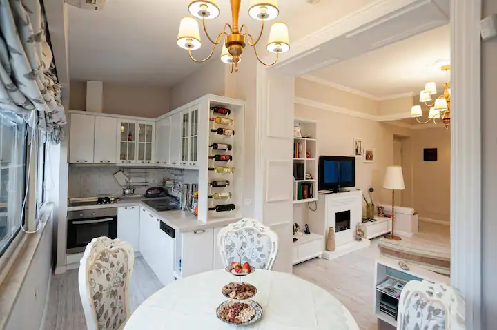 Best place to stay in Tirana, Blloku, Pallat Agimi