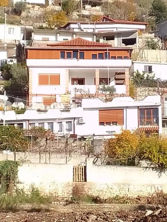 Elvi Aerd Apartment Berat