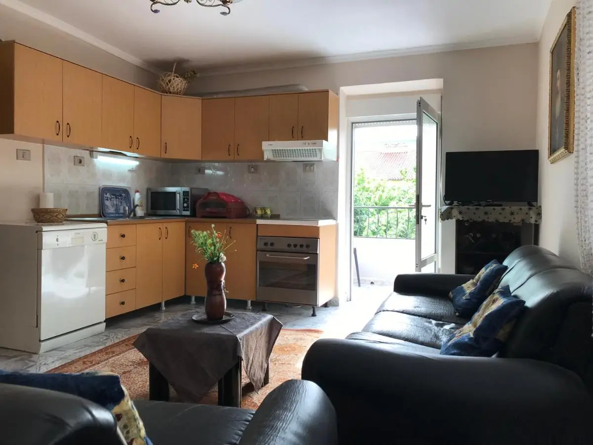 Lovely Apartment in front of the Lake