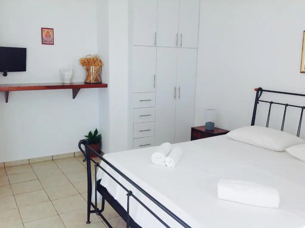 ELEA Guesthouse Himare