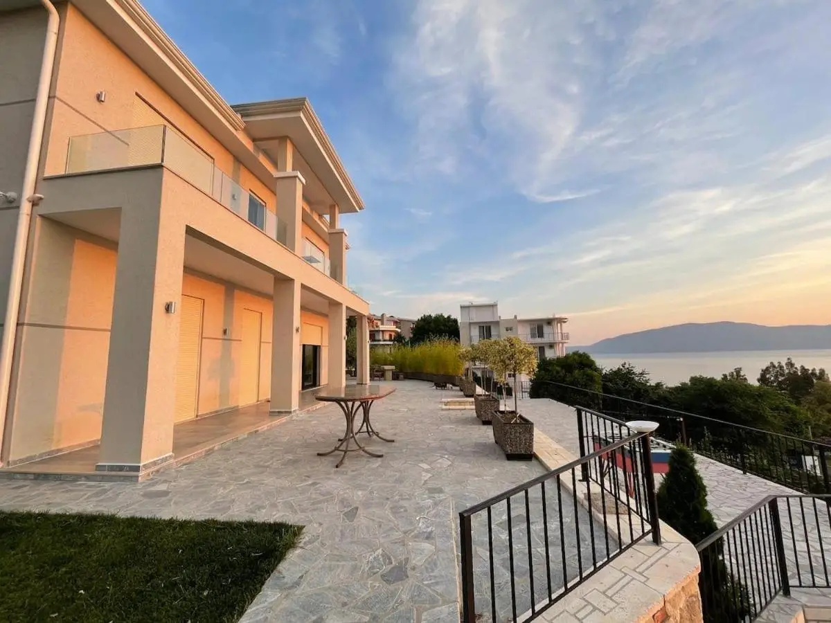 Villa Olive Hill