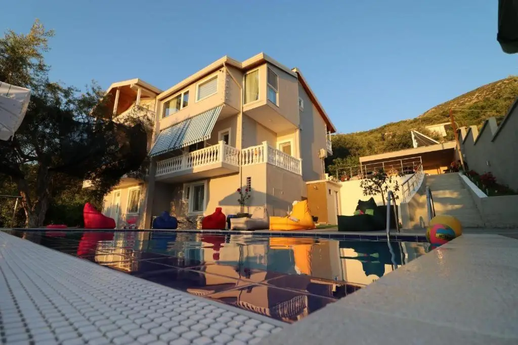 Lovely Suit Apartment with Pool